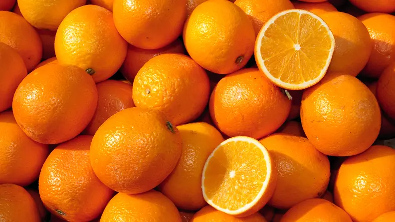 19355548_UK_Article_FestiveFood_Carousel_Oranges