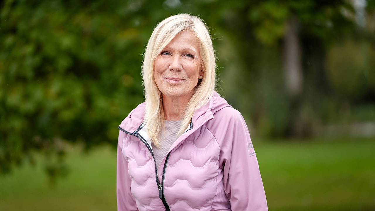 Ulrike-19725321-walking-with-thumbnail