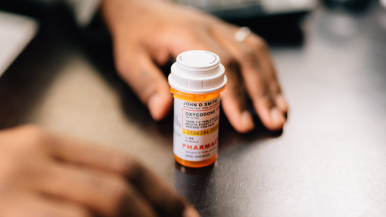 Image of a medicine bottle 